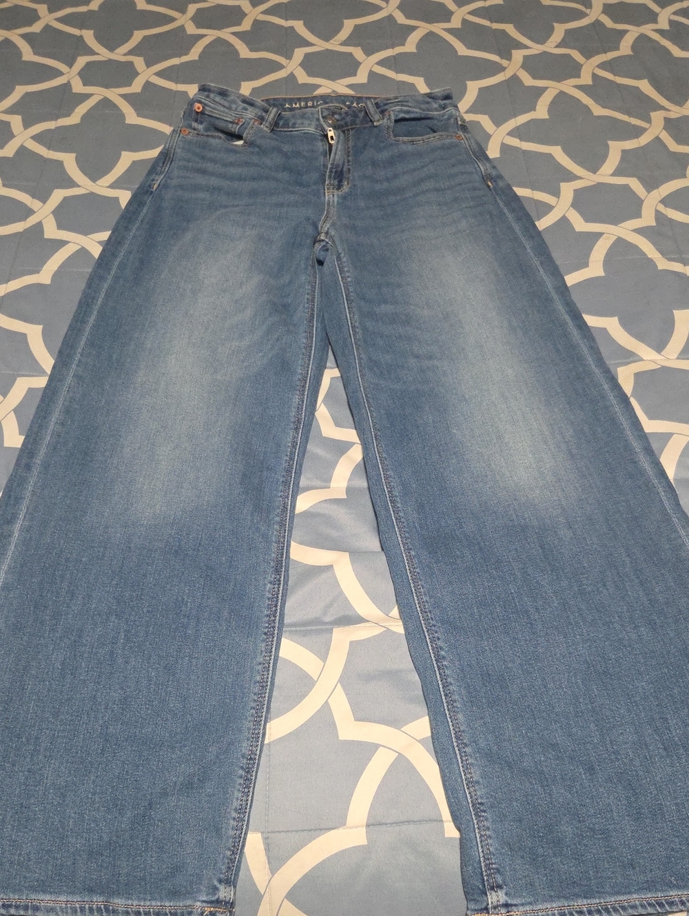 American Eagle Outfitters Medium Wash Wide Leg Jeans - Blue